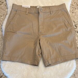 Nwt. Men’s drawstring  shorts. Rise 11.5”.  Inseam 7.5”